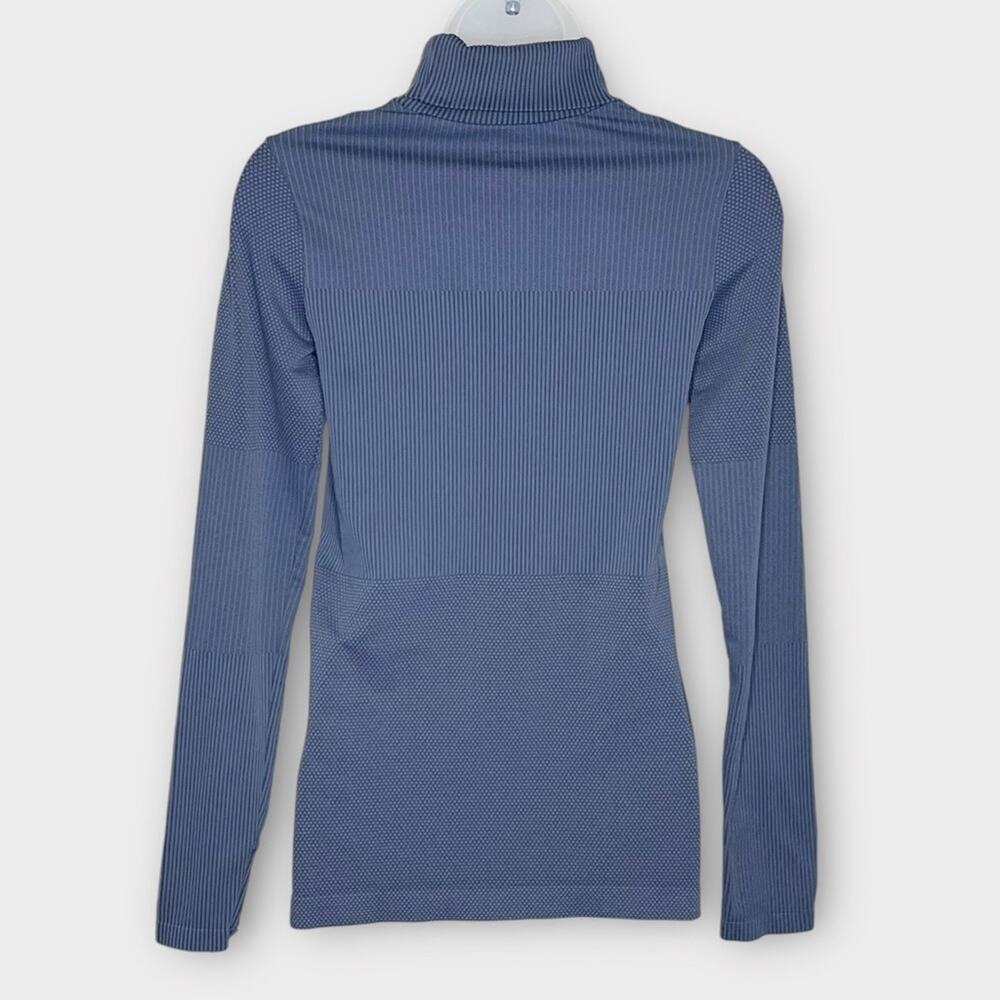 ATHLETA gray ribbed & dot texture turtleneck stretchy fit size small - Picture 2 of 5